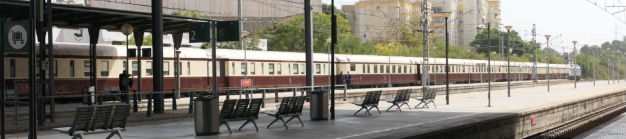 El Tren Al Andalus Zug - Ansicht am Bahnsteig